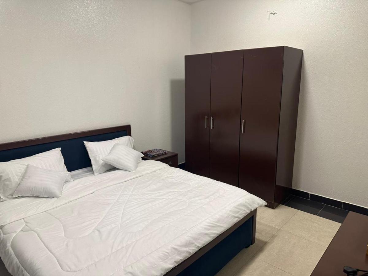 أجنحة الرونق المخدومة Apartment Riyadh